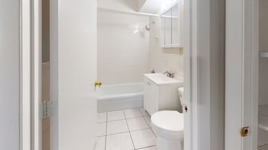 50 Water St in Medford, MA - Foto de edificio - Building Photo