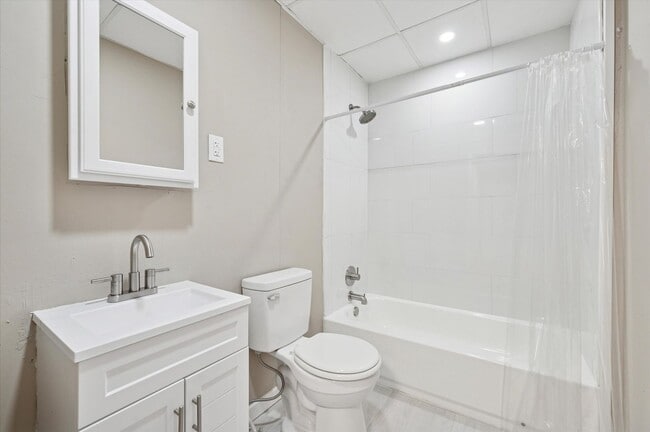 2110 Orthodox St in Philadelphia, PA - Building Photo - Building Photo