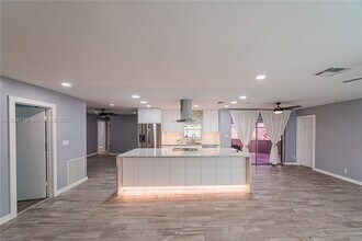 8107 NW 74th Ave in Tamarac, FL - Building Photo - Building Photo