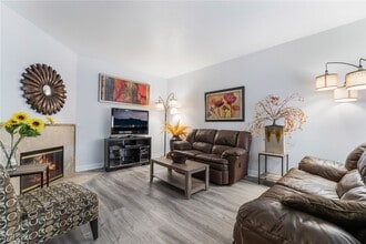 5250 S Rainbow Blvd in Las Vegas, NV - Building Photo - Building Photo