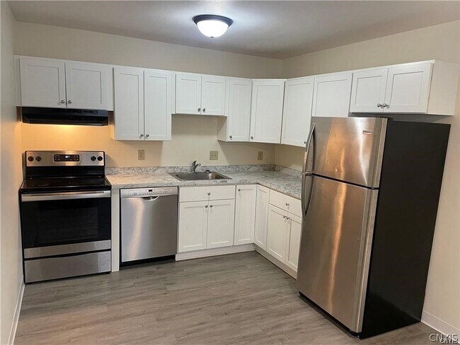 144 Clinton Ave in Cortland, NY - Building Photo - Building Photo