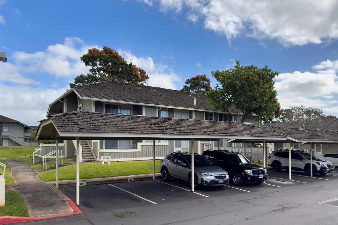 The Royal Palms in Waipahu, HI - Foto de edificio