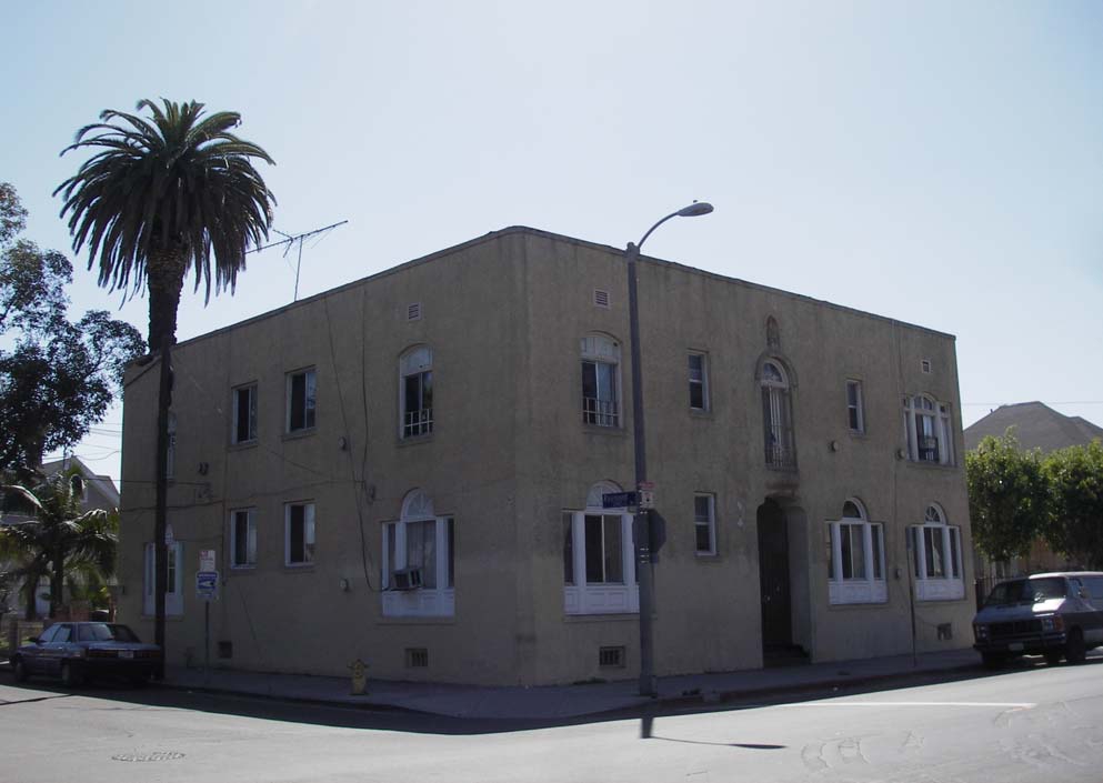 1600 W 24th St in Los Angeles, CA - Building Photo