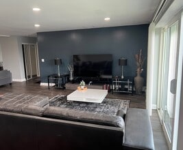 10373 Dearlove Rd in Glenview, IL - Building Photo - Building Photo