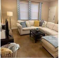 3021 Towers Pkwy, Unit 19 in College Station, TX - Building Photo - Building Photo