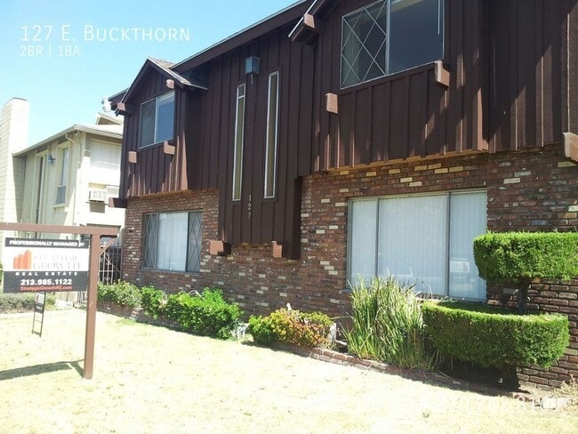 127 E Buckthorn St in Inglewood, CA - Building Photo - Building Photo