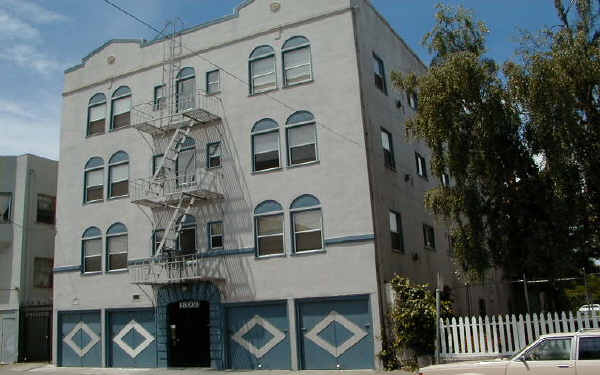 1809 Filbert St in Oakland, CA - Foto de edificio - Building Photo