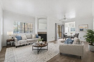 930 N Mesa Dr in Mesa, AZ - Building Photo