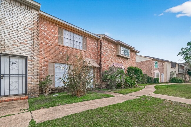 property at 7031 Chasewood Dr