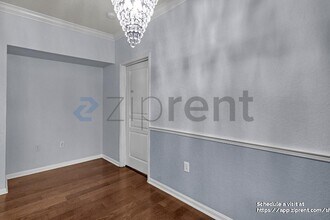 5125 Palm Springs Blvd in Tampa, FL - Foto de edificio - Building Photo