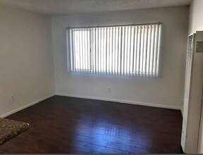 129 38th Pl in Manhattan Beach, CA - Building Photo - Building Photo