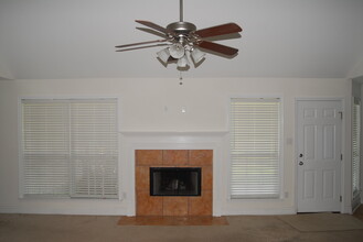 7409 Falcon Cir in Ocean Springs, MS - Foto de edificio - Building Photo