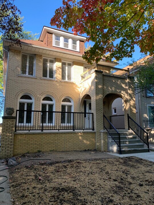 645 Neff Rd in Grosse Pointe, MI - Building Photo