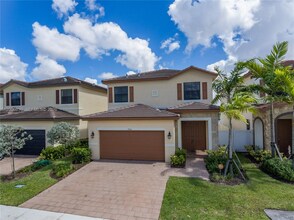 3364 W 103rd Ter, Unit 0 in Hialeah, FL - Building Photo - Building Photo