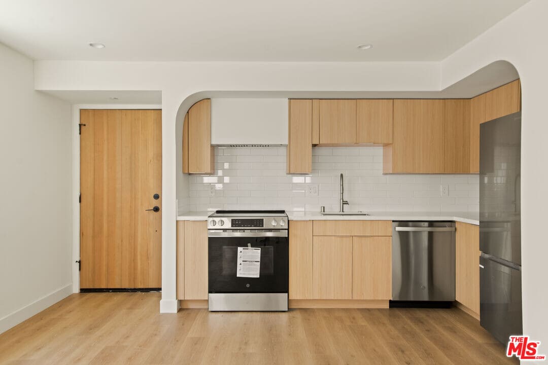 2669 Benedict St in Los Angeles, CA - Building Photo