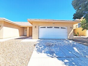 530 Bourbon St in Pahrump, NV - Building Photo - Building Photo