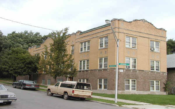 6244-6258 W Wabansia Ave in Chicago, IL - Foto de edificio - Building Photo