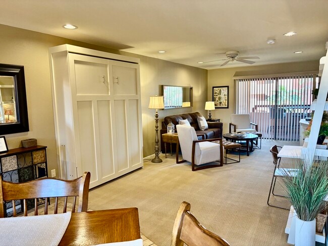 12222 N Paradise Village Pkwy W, Unit 321A in Phoenix, AZ - Foto de edificio - Building Photo