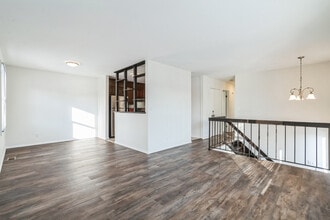 451 Sauk Ln in Bolingbrook, IL - Building Photo - Building Photo