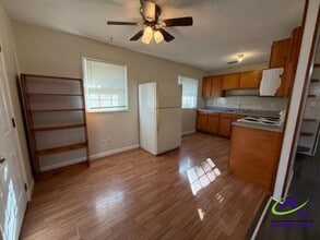 318 Bruce St in Warner Robins, GA - Building Photo - Building Photo