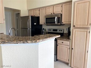 23640 Walden Center Dr in Bonita Springs, FL - Building Photo - Building Photo