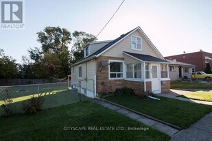 25 Stafford St in Woodstock, ON - Building Photo