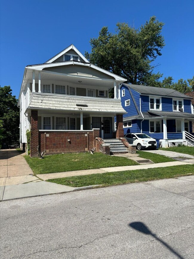 property at 3370 E 145th St