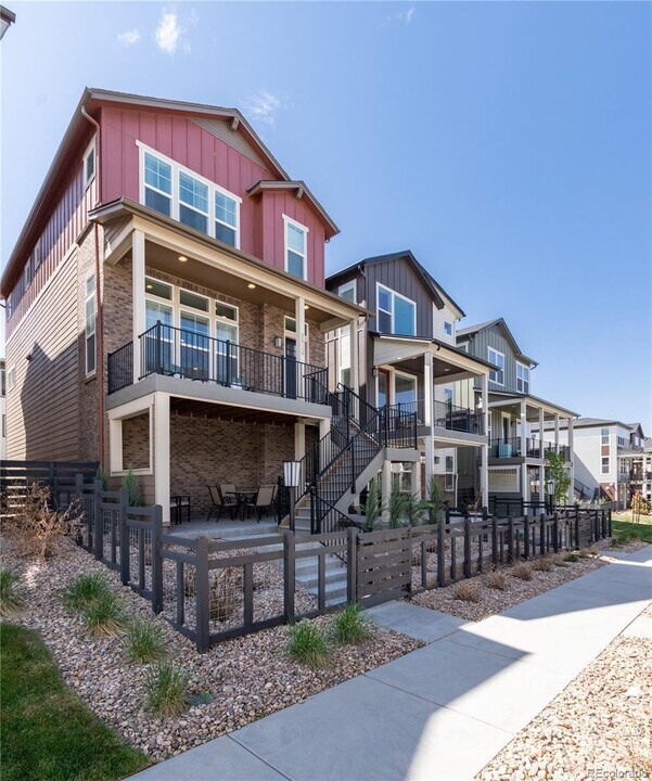 8924 Delacorte St in Littleton, CO - Foto de edificio