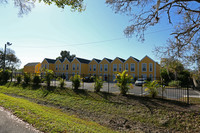 Desoto Apartments in Ft. Myers, FL - Building Photo - Building Photo