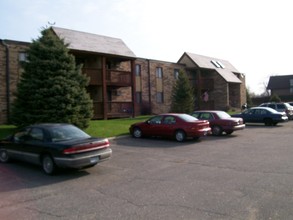 Parkshore Apartments in Spring Park, MN - Building Photo - Building Photo