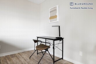 615 S Catalina Ave-Unit -FL2-ID438 in Redondo Beach, CA - Foto de edificio - Building Photo