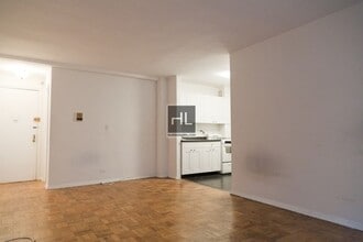 EAST 55 STREET in New York, NY - Building Photo - Building Photo