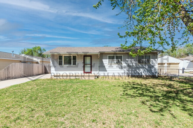 property at 607 N Doris St