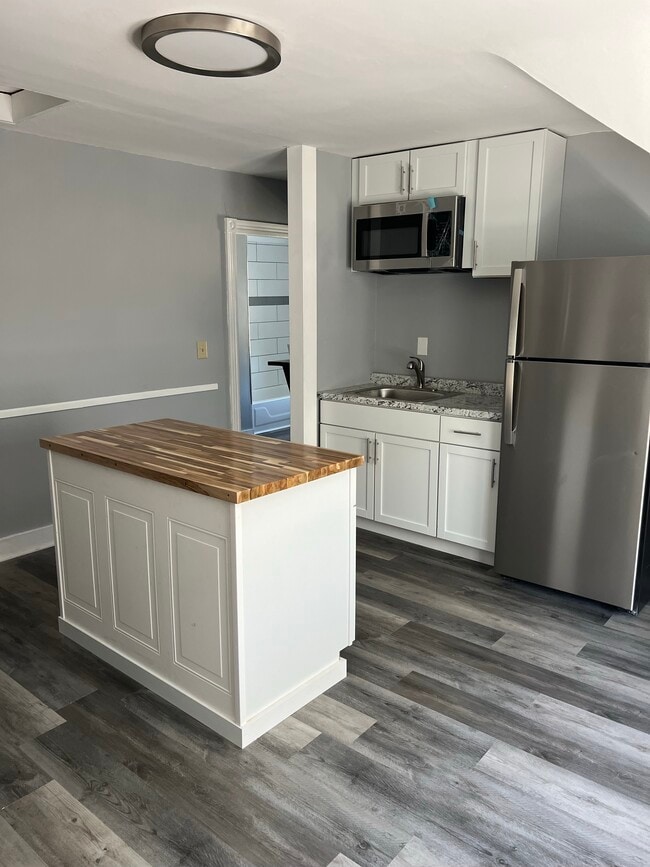 32 Tuxedo Ave in Providence, RI - Building Photo - Building Photo