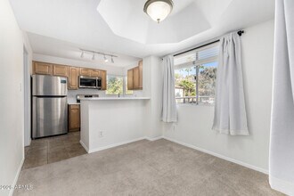 1880 E Morten Ave in Phoenix, AZ - Foto de edificio - Building Photo