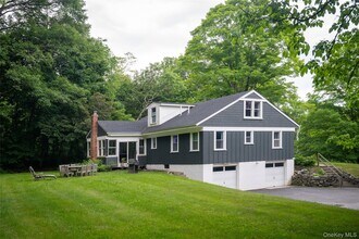 1 Hennessey Ln in Poughkeepsie, NY - Building Photo - Building Photo