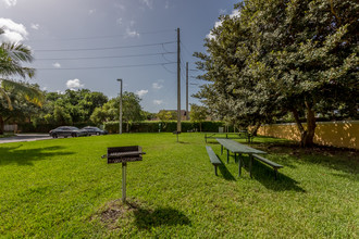 Vista Verde at Deerwood in Miami, FL - Building Photo - Building Photo