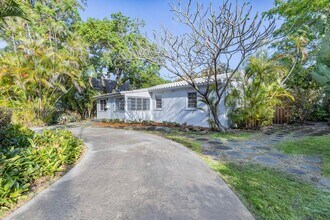 2515 Overbrook St in Miami, FL - Building Photo - Building Photo