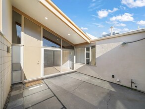 4172 Del Mar Ave in Long Beach, CA - Building Photo - Building Photo