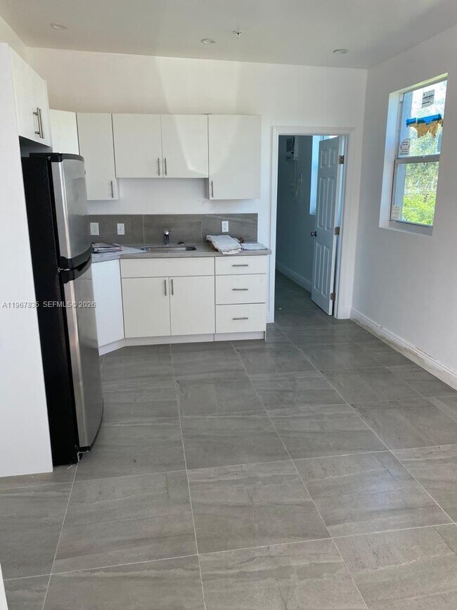 4023 SW 19th St in West Park, FL - Building Photo - Building Photo