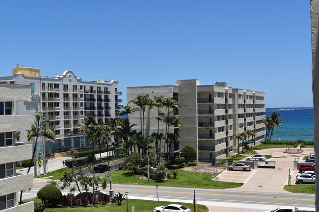 1236 Hillsboro Mile in Hillsboro Beach, FL - Building Photo - Building Photo