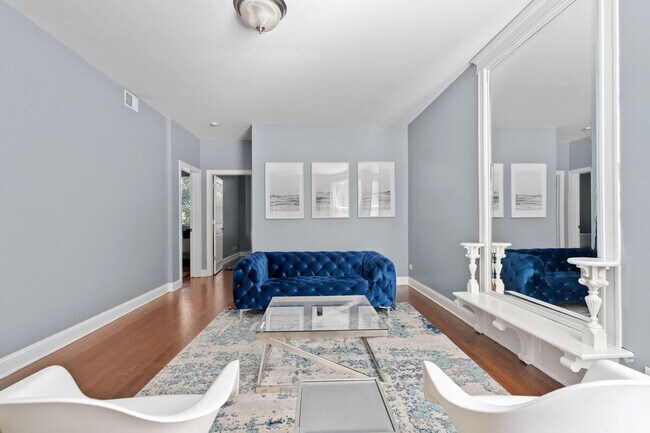 2228 N Bissell St in Chicago, IL - Building Photo - Building Photo