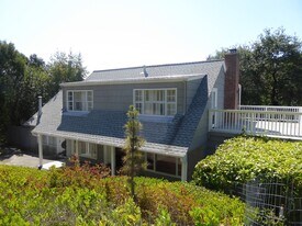 16 Upper Ames Ave in Ross, CA - Building Photo