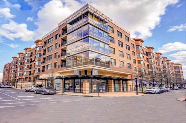 20 Ave at Port Imperial