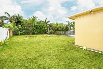 256 NE 13th St in Delray Beach, FL - Building Photo - Building Photo