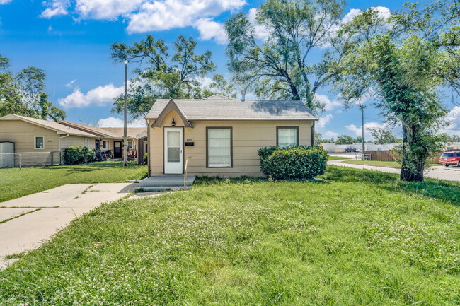 property at 2156 Santa Fe S