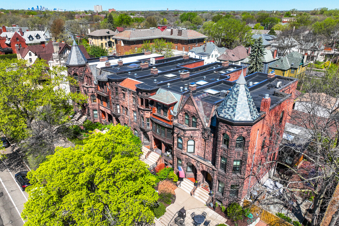 Summit Terrace in St. Paul, MN - Building Photo