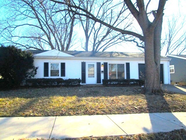 property at 1821 Columbus Dr