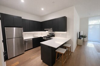 4513 N Clark St, Unit 304 in Chicago, IL - Foto de edificio - Building Photo