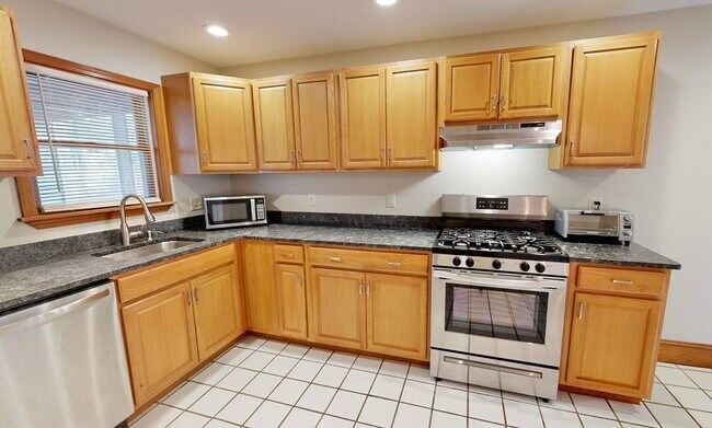 3 Swains Pond Ave in Malden, MA - Building Photo - Building Photo